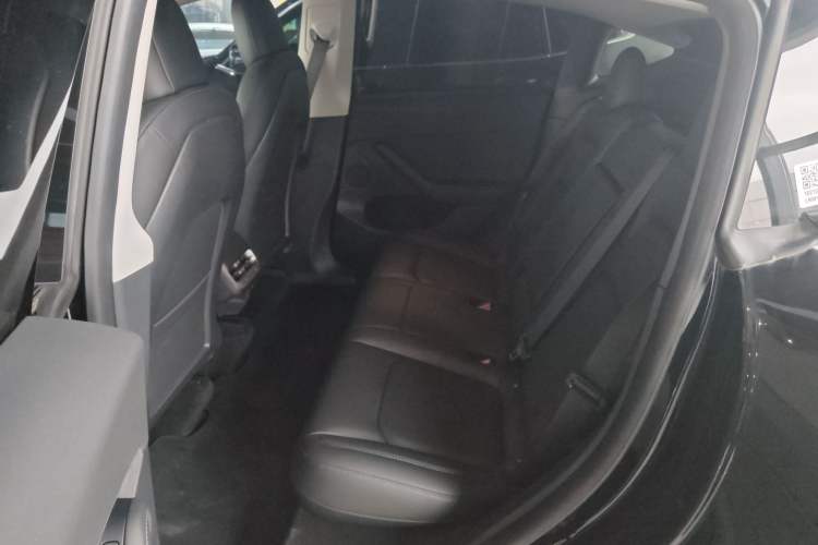 Used Tesla Model Y 2021 Long-Range All-Wheel-Drive Version
