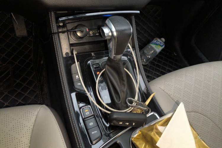 Used Baojun 730 2019 1.5T CVT Flagship Model 7 Seats China VI Emission Standard Gear Lever