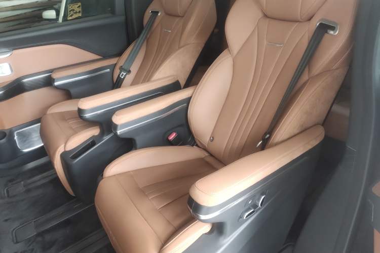 Used Hongqi HQ9 PHEV 2024 2.0T Four-Wheel Drive Business Edition Left Rear Seat