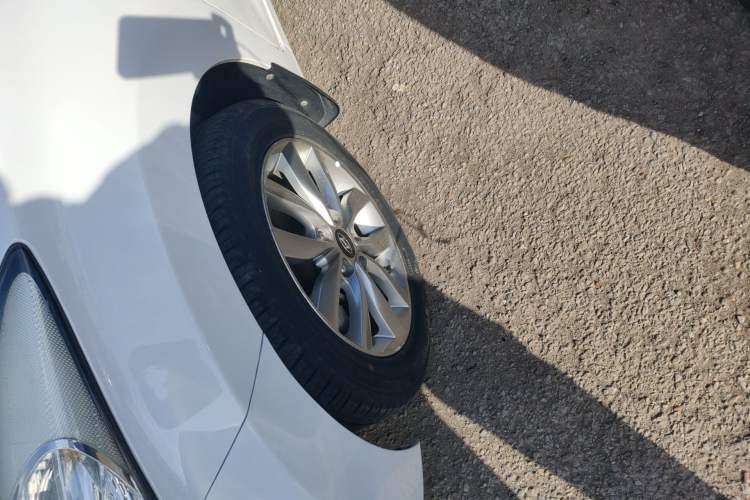 Used Hyundai Elantra (5th Generation / Langdong) 2012 1.6L Automatic Fashion Edition Left Front Wheel Hub