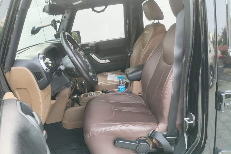 Used Jeep Wrangler 2013 3.6L Sahara Four-Door Edition
