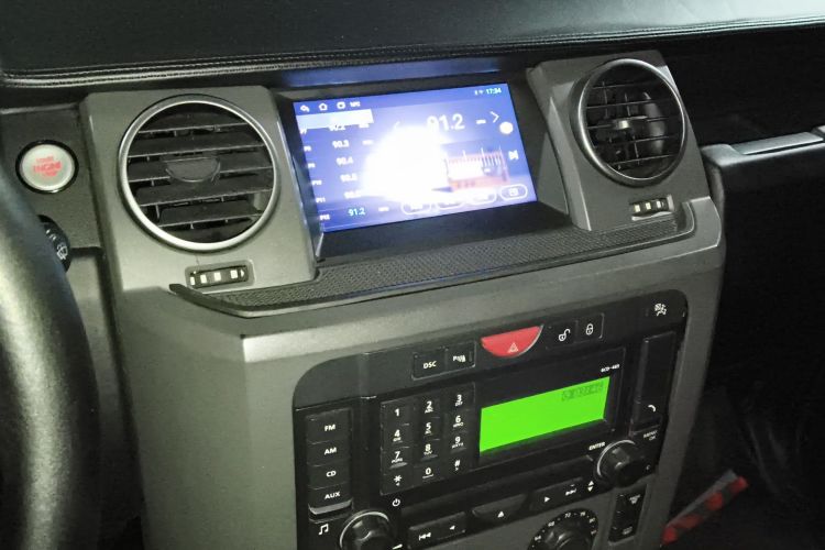 Used Land Rover Discovery 2005 4.0 SC V6 HSE Audio And AC Panel