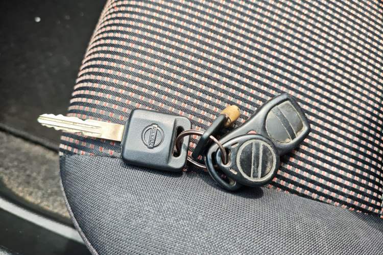 Used Nissan Livina 2010 JINRUI Edition 1.6L Automatic Standard Model Vehicle Key