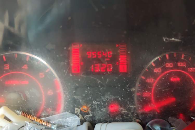 Used Wuling Rongguang S 2021 1.2L Base Model 5-Seater LSI Odometer Close Up