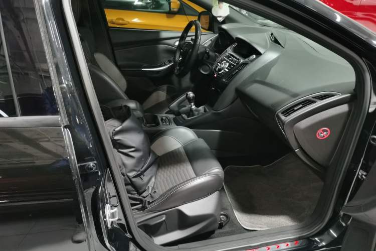 Used Ford Focus 2013 2.0T ST Standard Edition