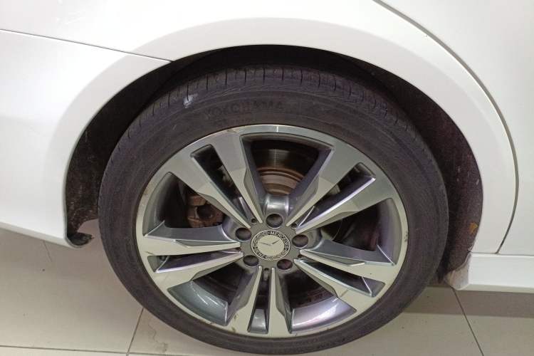 Used Mercedes-Benz E-Class 2015 Restyled E 260 L Sport Edition Right Rear Wheel Hub