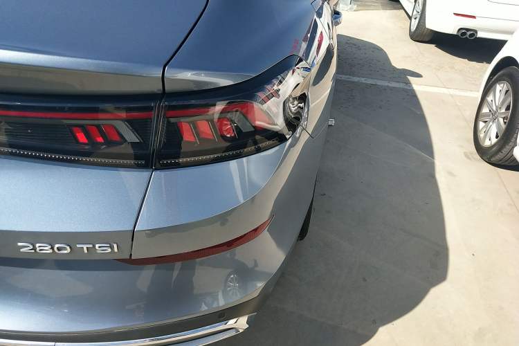 Used Volkswagen Lamando 2022 Lavida L 280TSI DSG Cool & Spicy Edition