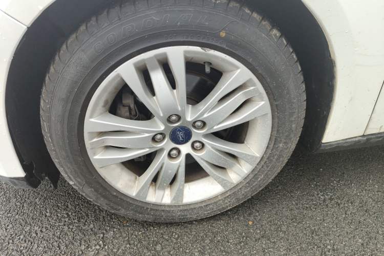 Used Ford Focus 2012 Hatchback 1.6L Automatic Comfort Model Left Front Wheel Hub