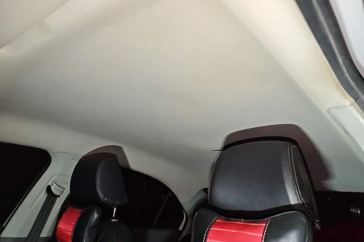 Used Volkswagen Jetta 2015 Value Edition 1.6L Manual Fashionable Style
