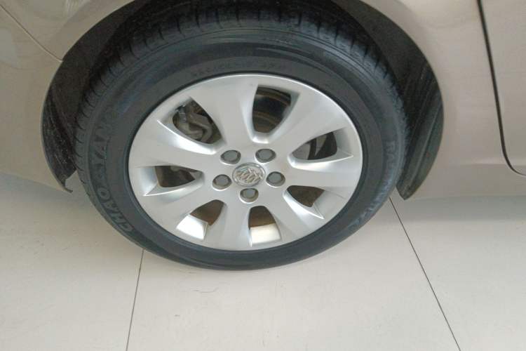 Used Buick Regal 2015 2.0L Elite Fashion Edition Right Rear Wheel Hub