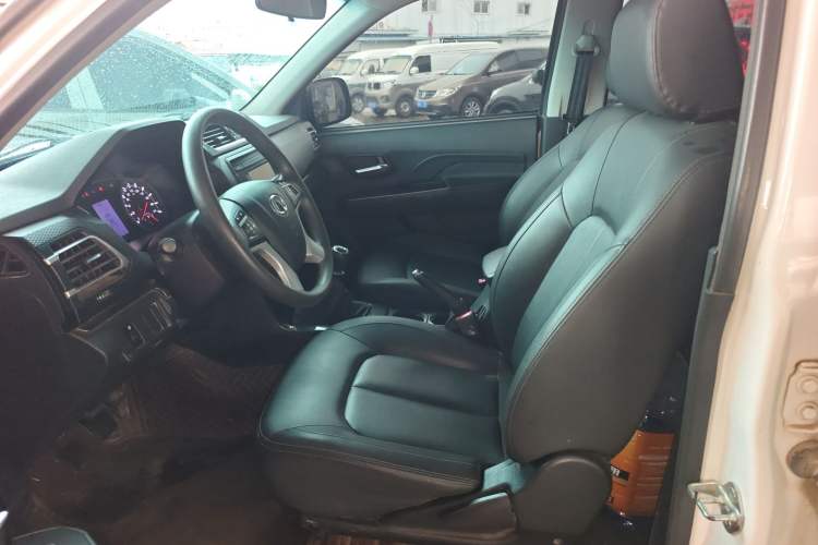 Used Great Wall Wingle 5 2021 2.0T Diesel Two-Wheel Drive Elite Version with Long Cargo Bed China VI Emission Standard GW4D20M Left Front Seat