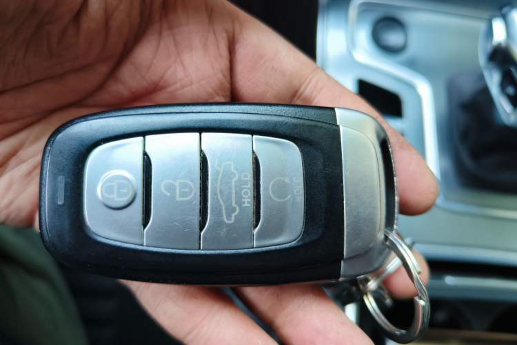 Used Hongqi H5 2022 Classic Model 1.8T Automatic Smart Connect Flagship Edition