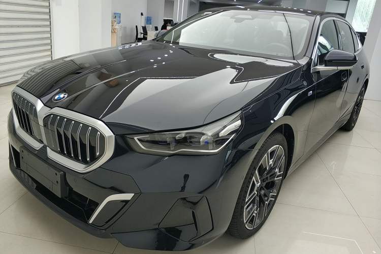 Used BMW 5 Series 2025 530Li Luxury Edition M Sport Package
