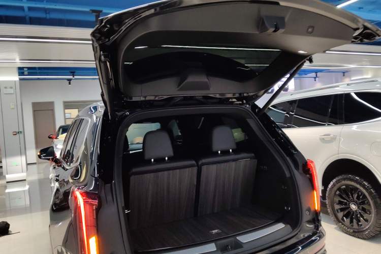 Used Cadillac XT6 2022 2.0T 7-Seater Two-Wheel Drive Luxury Version