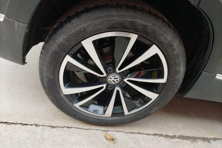 Used Volkswagen Tharu 2019 330TSI Four-Wheel Drive Flagship Model China VI Standard Right Rear Wheel Hub