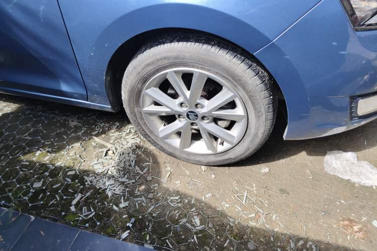 Used Skoda Rapid 2013 1.6L Automatic Smart Selection Model