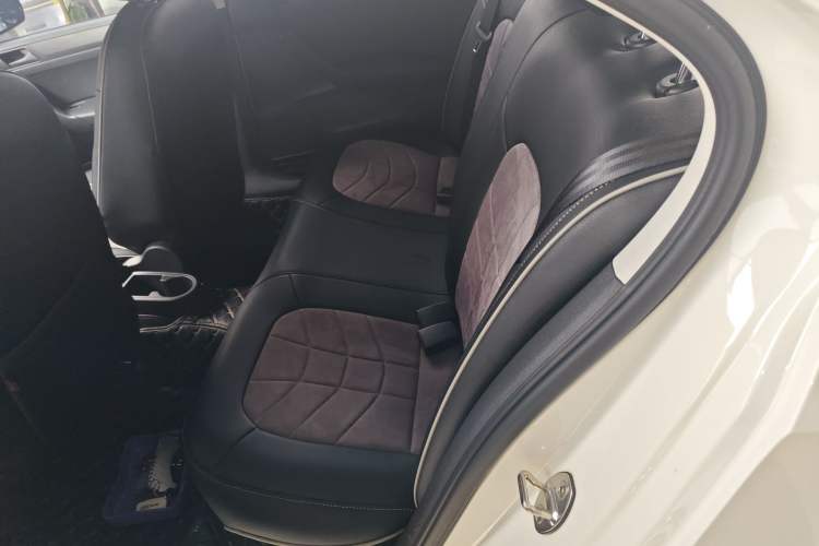 Used Volkswagen Santana 2016 1.6L Automatic Fashion Edition Left Rear Seat