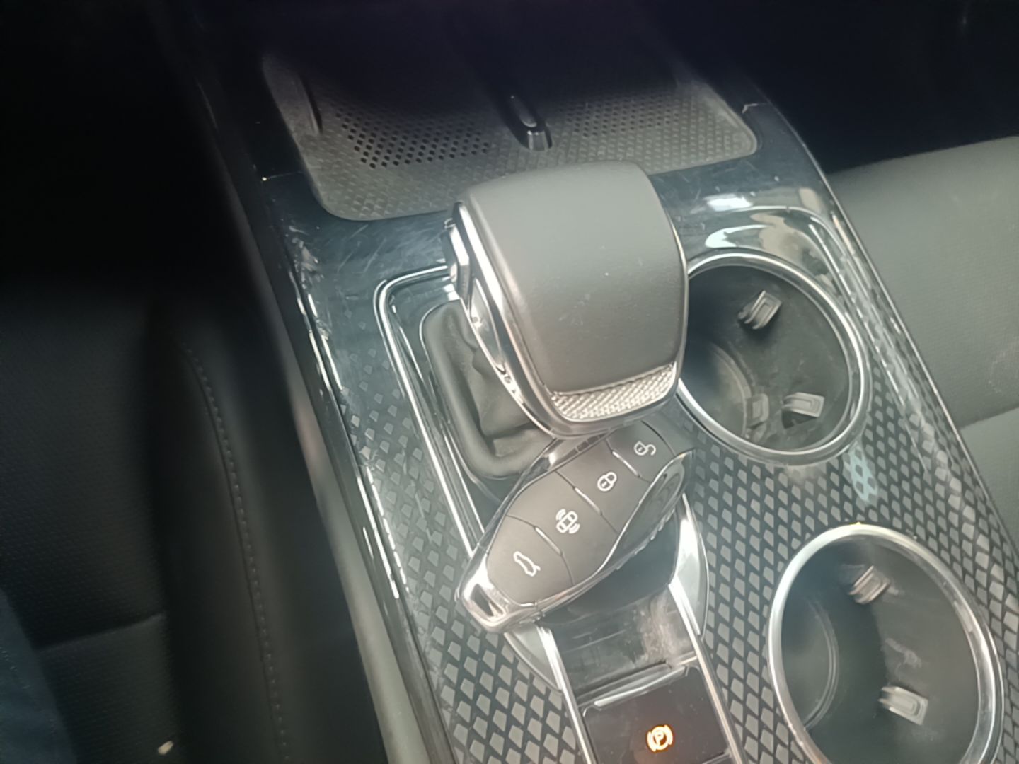 Hongqi HS3 PHEV 2025 Model 125km Jingwei 2 Millionth Anniversary Edition — снимка 16