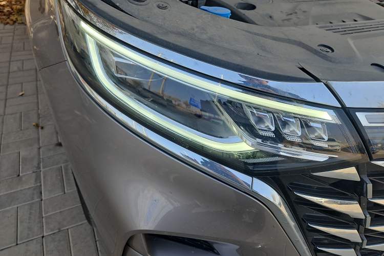 Used Roewe iMAX8 2023 400TGI Comfort Edition
