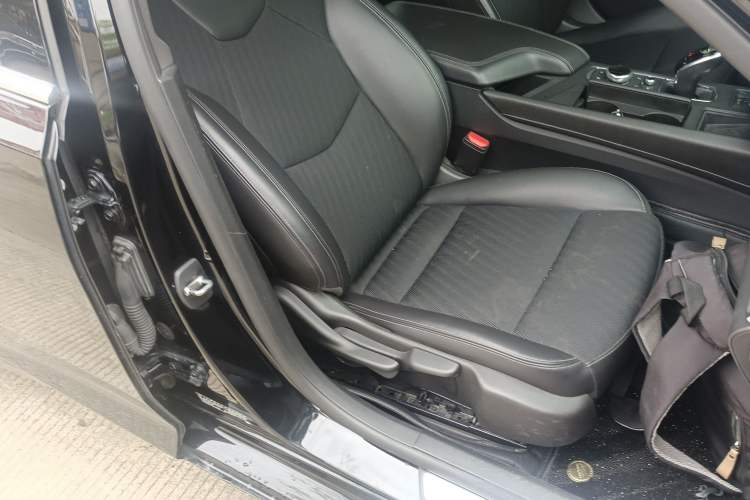 Used Cadillac CT5 2021 28T Fashion Edition Right Front Seat