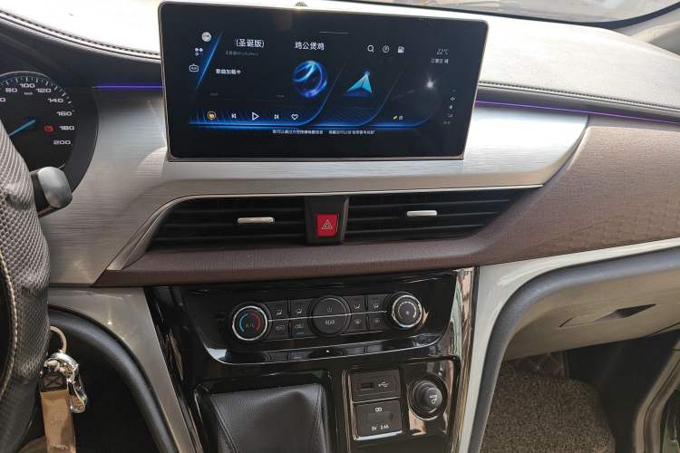 Used JAC Refine M3 2022 PLUS 1.5T 7-Seater Standard Model