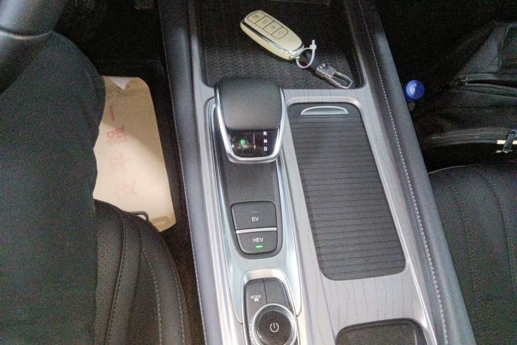 Used Chery Fengyun A8 2025 Model 70km Basic Version