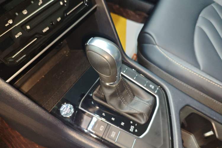 Used Volkswagen Tharu 2023 300TSI Two-Wheel-Drive Moonlight Edition