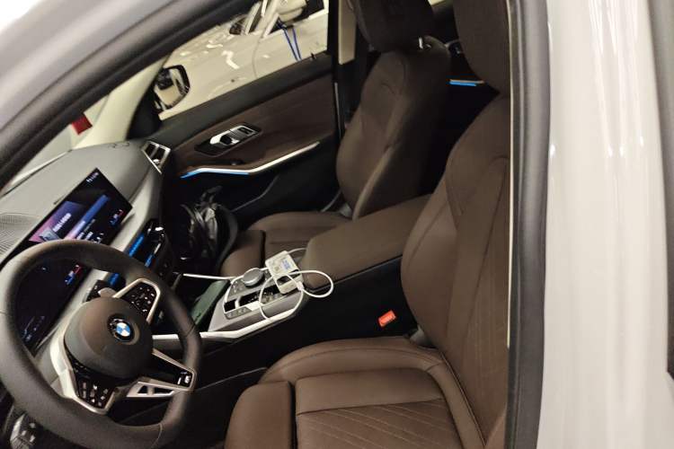Used BMW 3 Series 2025 325i M Sport Package Left Front Seat