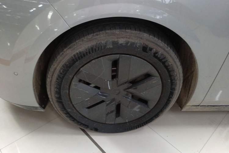 Used Li Auto MEGA 2024 Ultra Model
