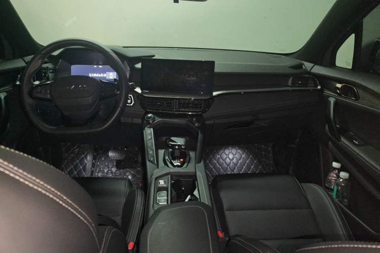 Used Lynk & Co 06 2023 Remix 1.5T JinPro Center Console