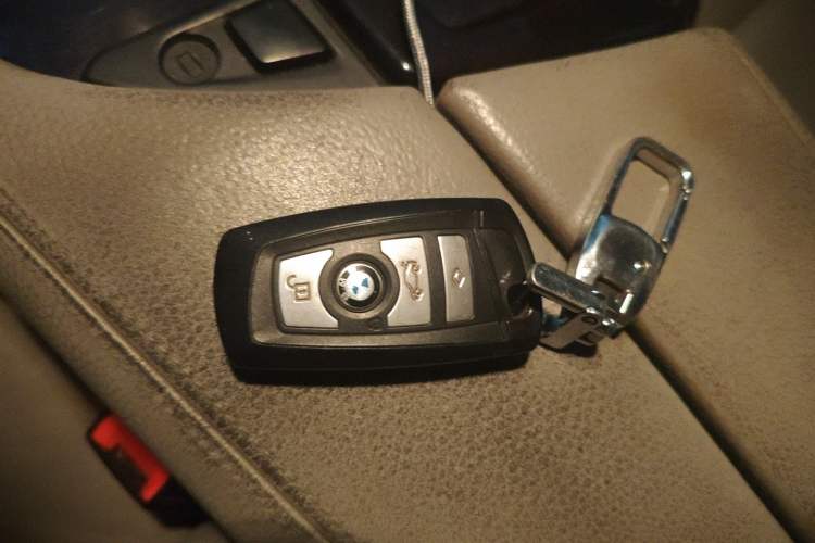 Used BMW 5 Series 2011 535i Sport Edition Vehicle Key