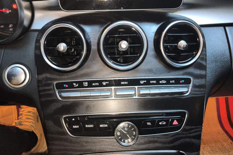 Used Mercedes-Benz C-Class 2016 C 180 L Sport Edition Audio And AC Panel