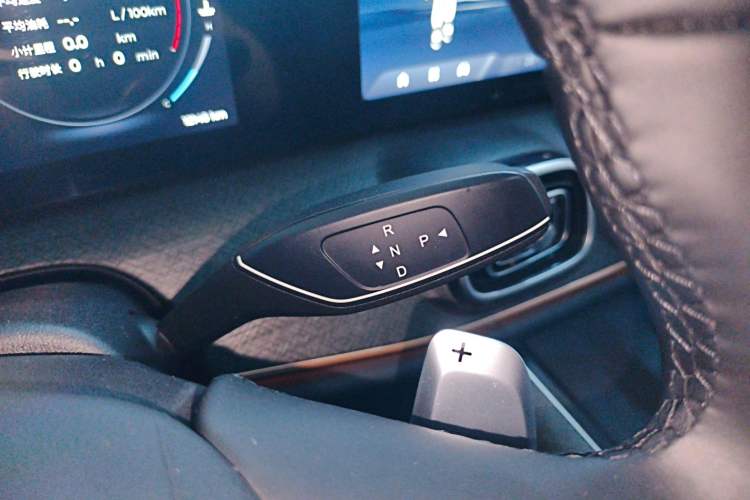 Used Chery Tiggo 9 2023 2.0T Automatic Two-Wheel Drive Luxury Edition 5 Seats Gear Lever