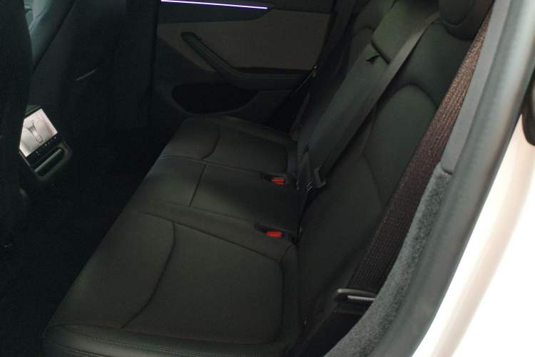 Used Tesla Model Y 2026 Rear-Drive Model
