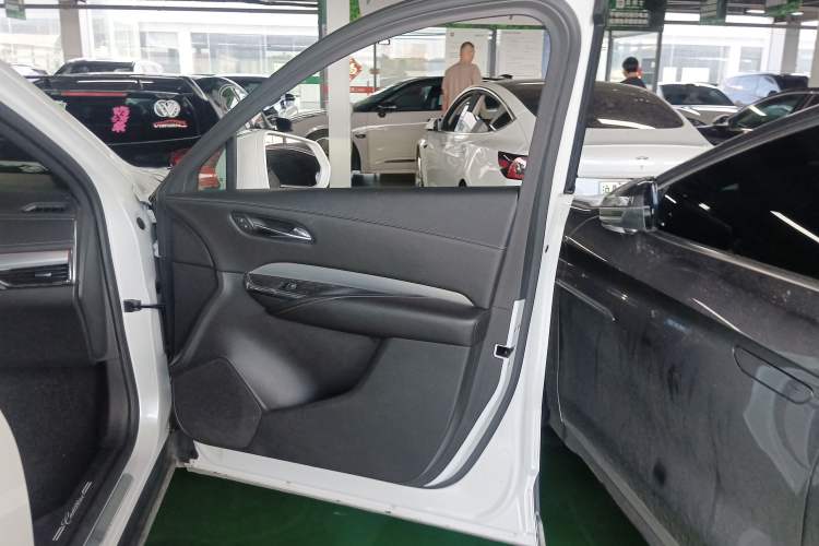 Used Cadillac XT4 2018 28T Two-Wheel Drive Leading Version