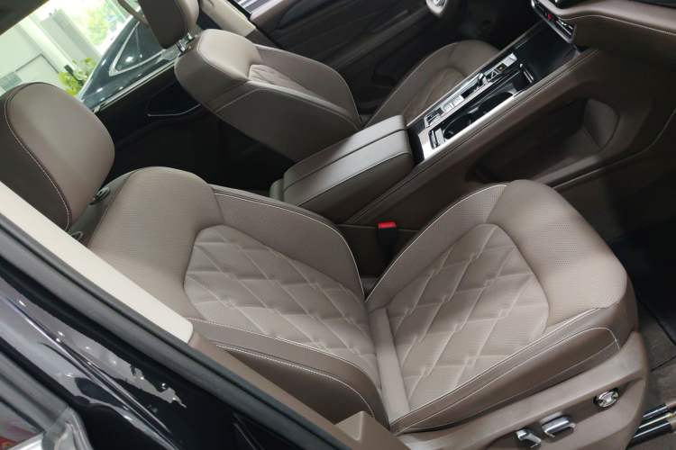 Used Volkswagen Viloran 2024 380TSI Premium Edition