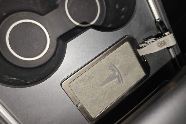 Used Tesla Model Y 2023 Rear-Wheel-Drive Version Vehicle Key