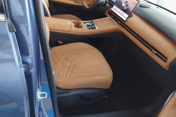 Used Geely Galaxy Xingjian 7 EM-i 2025 120km Flagship Edition Right Front Seat