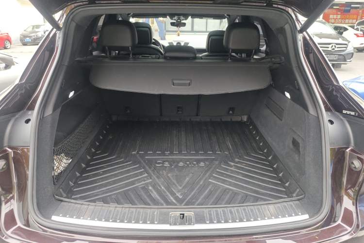 Used Porsche Cayenne 2018 Cayenne 3.0T Trunk