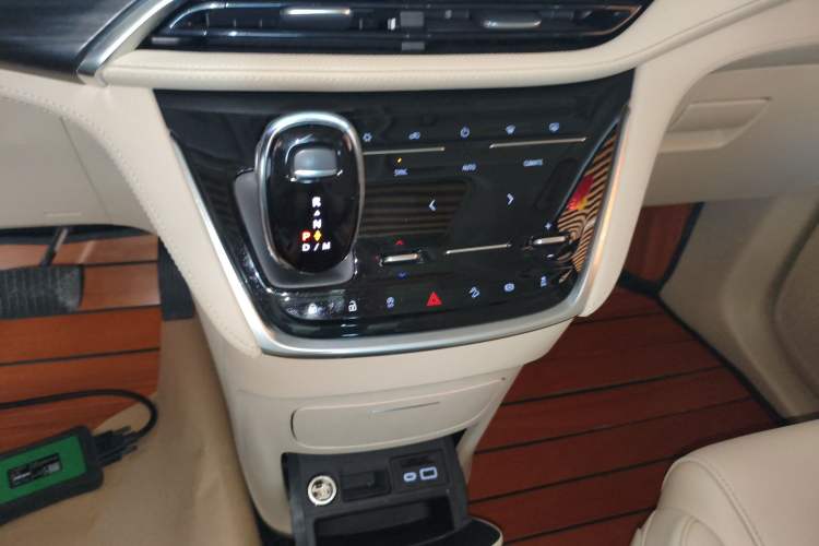 Used Buick GL8 2023 ES Lu Zun Deluxe Model
