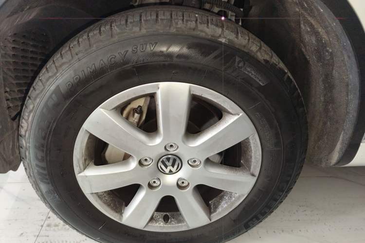 Used Volkswagen Touareg 2011 3.0 TSI Standard Version Exterior 4