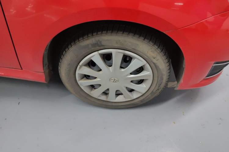 Used BAIC E Series 2013 Sedan 1.3L Manual Lotte Edition Right Front Wheel Hub