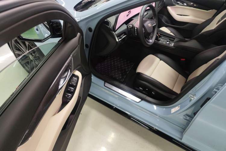 Used Cadillac CT5 2025 28T Track Performance Edition + Peak Track Optional Package
