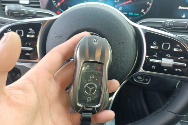 Used Mercedes-Benz GLS  Vehicle Key