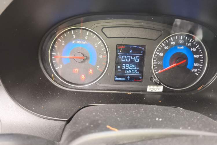 Used Dongfeng Fengon 380 2022 1.5L Comfort-Class Passenger Vehicle (Spiral Spring) – 7 Seats