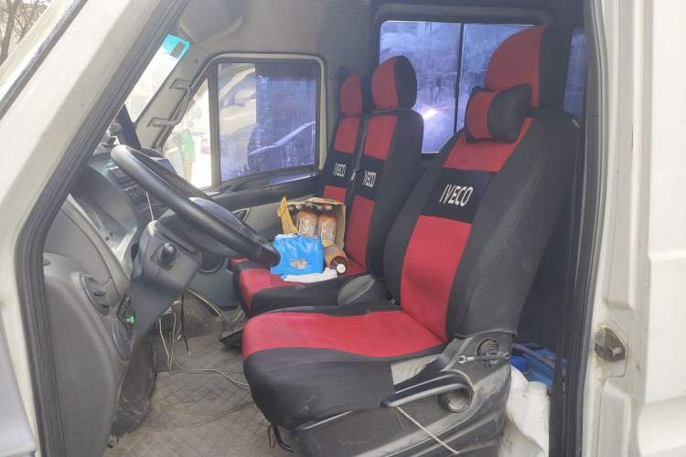 Used Iveco Power Daily 2013 2.5T-A37 Dual-Purpose High-Roof Van