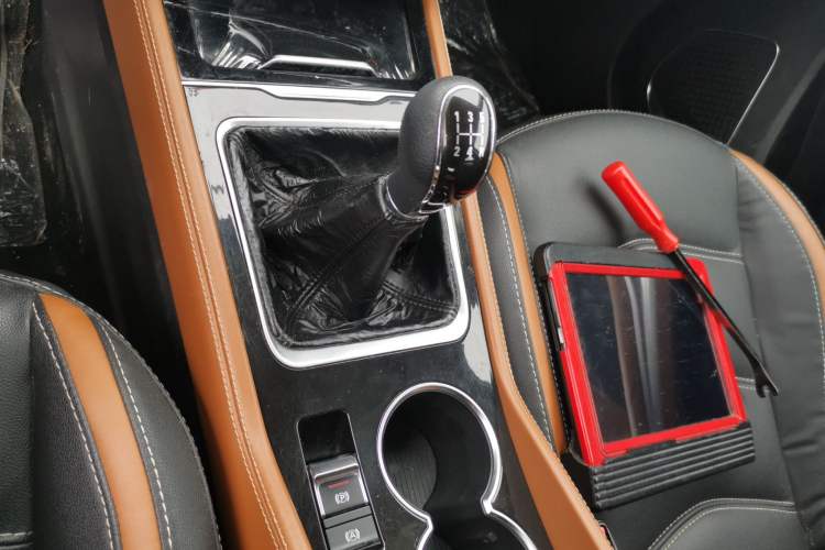 Used Zotye T300 2017 1.5L Manual Luxury Model Gear Lever