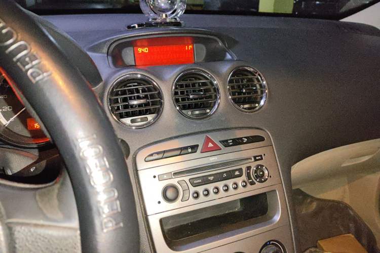 Used Peugeot 408 2011 2.0L Automatic Comfort Edition
