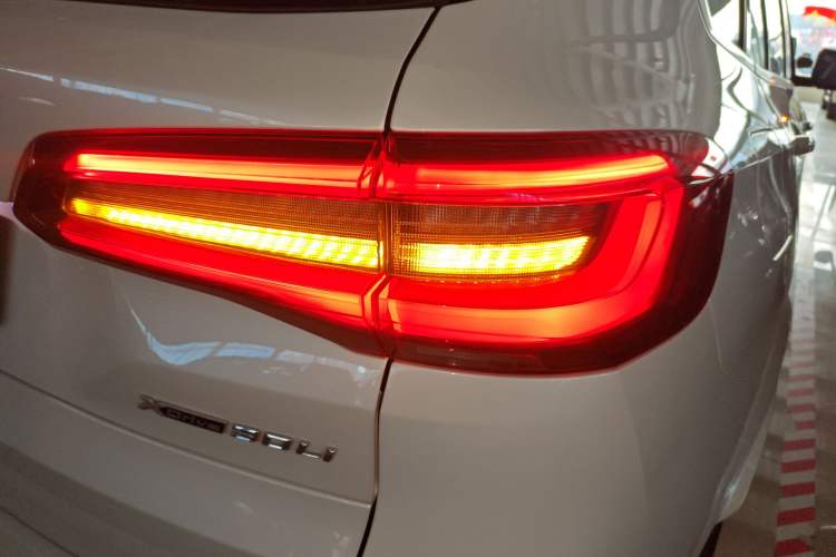 Used BMW X5 2022 Restyled xDrive 30Li Luxury Version M Sport Package