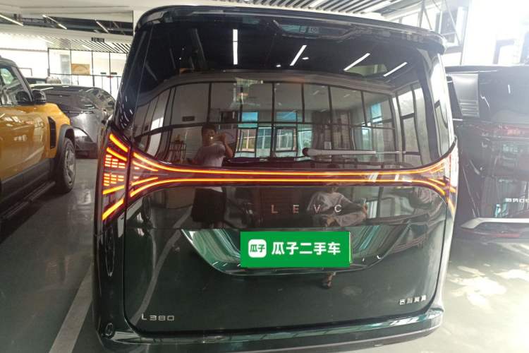 Used Geely Galaxy LEVC L380 2025 805 km Flagship Version All-Wheel Drive